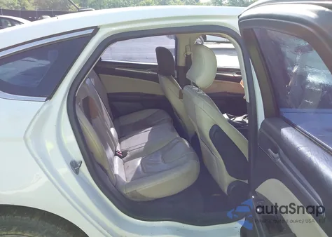 2015 Ford Fusion Titanium z USA, uszkodzony, nr VIN 3FA6P0K99FR227610